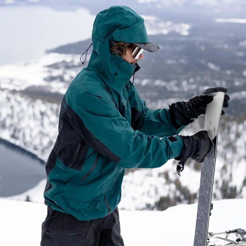 Jeremy Jones wears the Men's Shralpinist Gore-Tex ePE Jacket in Pacific Teal