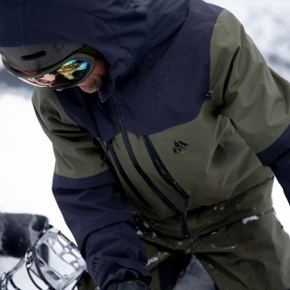 Jeremy Jones wearing the Mountain Surf parka in Pine Green.