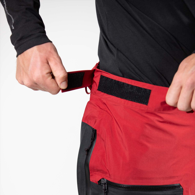 Adjustable waistband with belt loop