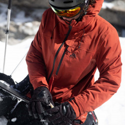 Jeremy Jones wearing the Men's Peak Bagger Stretch jacket in Obsidian Red.