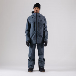 **Rider is 5’11, 155 lbs and wears a size L **Rider is 5’11, 155 lbs and wears a size L