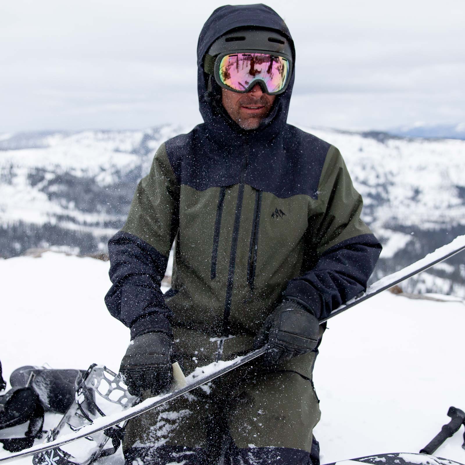 jones snowboards outerwear